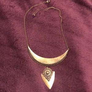 Short gold plate necklace